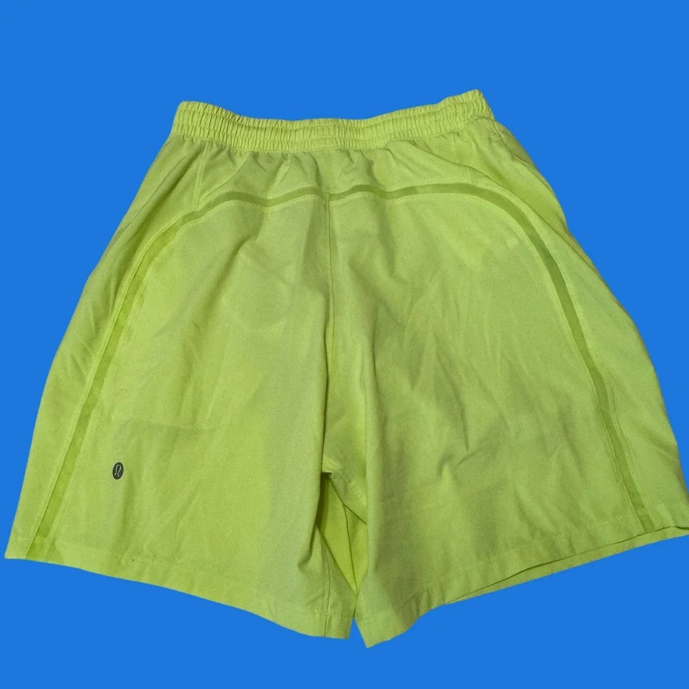 Lululemon Pace Breaker Lined Short 7 Mens Small Neon Yellow Running Athletic